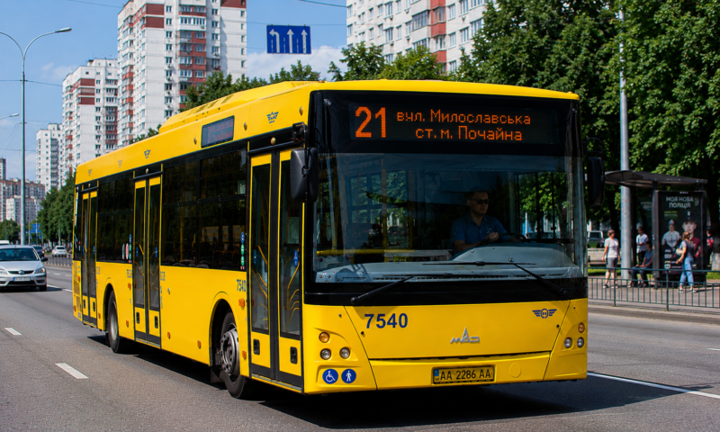 Автобус 21 у Києві: маршрут від Почайної до Милославської