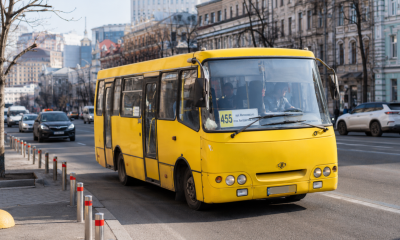 Маршрутка №455 у Києві: від Чоколівки до Виноградаря