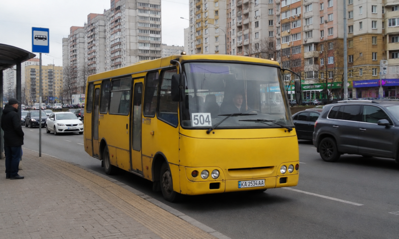 Маршрутка №504 у Києві: від Дарниці до Троєщини