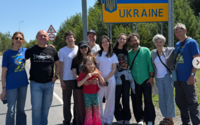 Американський актор Джессі Айзенберг приїхав до України з гуманітарною місією.