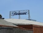 Американський суд тимчасово призупинив об'єднання Paramount і Warner Bros.