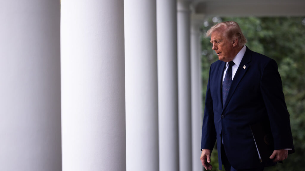 Атака Ірану, потім невдала спроба угоди. Чи має Трамп запасний план?