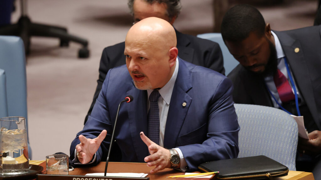 Обвинувач у Каріма Хана порушує мовчанку щодо заяв про сексуальні зловживання в МКС.