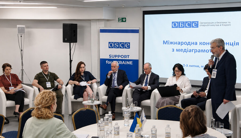«Основні навички»: як впровадити медіаграмотність у повсякденне життя людини
