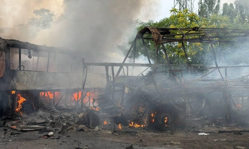 В Одеському регіоні через російський удар знищено шість автобусів, ще 11 отримали пошкодження