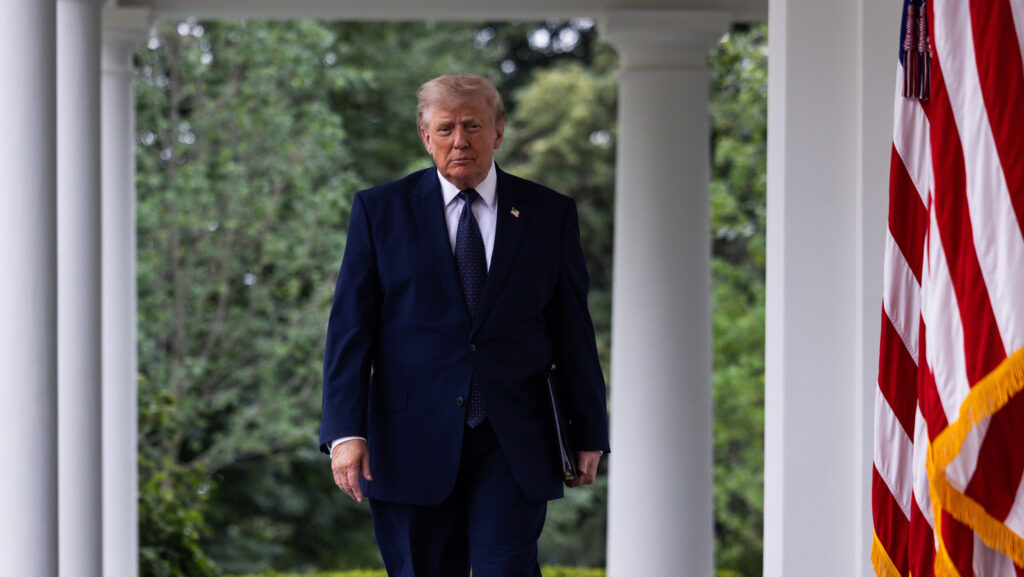 Трамп отримав 2 мільйони доларів від південнокорейської компанії, яку перевіряють через торгові розслідування