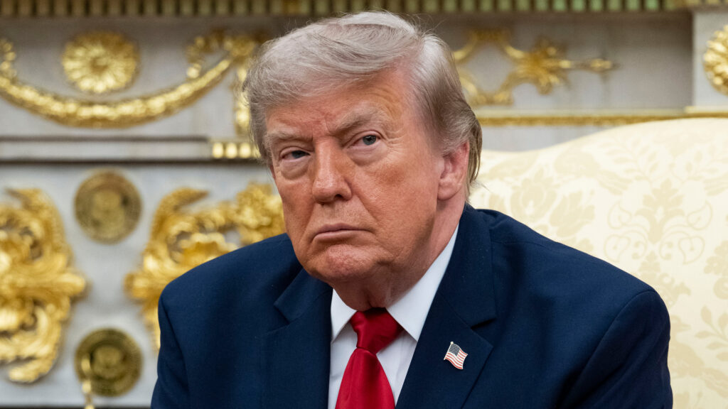Трамп відмовляється від ідеї оподаткування суден у Ормузькій протоці на тлі загострення конфлікту з Іраном