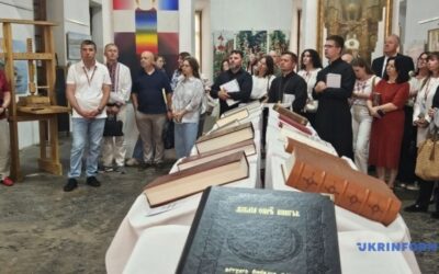 У Дубенському замку відкрили мандрівну експозицію «Острозький скарб 1581»