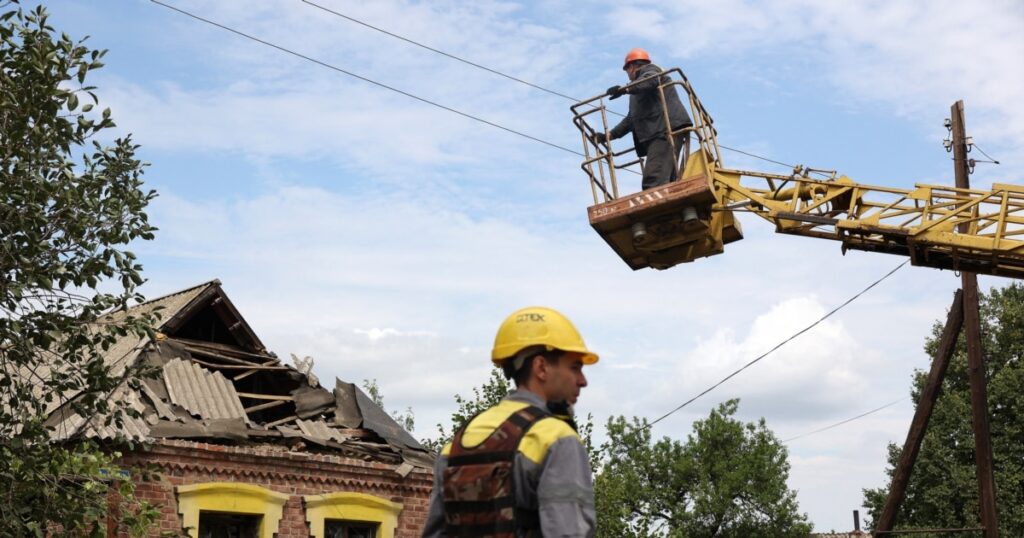 У Полтавській області російський безпілотник обстріляв автомобіль енергетиків, є поранені