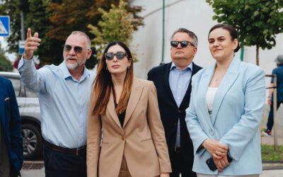 Відома блогерка Лора Лумер відвідала Києво-Печерську лавру і заявила, що «Путін напав дронами на Христа»