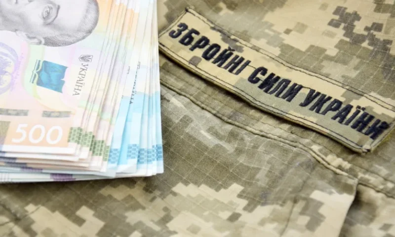 Військовому відмовили у виплаті 100 тисяч грн за лікування після вогнепального поранення через помилку в одному документі.