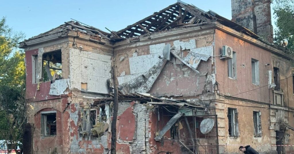Внаслідок обстрілів РФ на Дніпропетровщині загинуло троє людей, поранено 12.