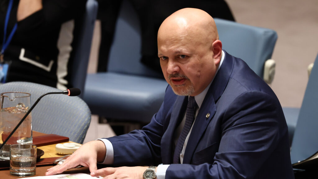 Внутрішні документи виявили, що прокурор Міжнародного кримінального суду займався сексуальними домаганнями