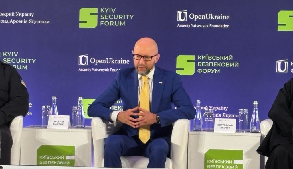Арсеній Яценюк: Помилка переконання у перемозі на виборах може спричинити поразку у війні