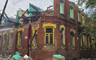 Історична споруда «Друкарський двір» зруйнована через російський авіаудар по Слов’янську
