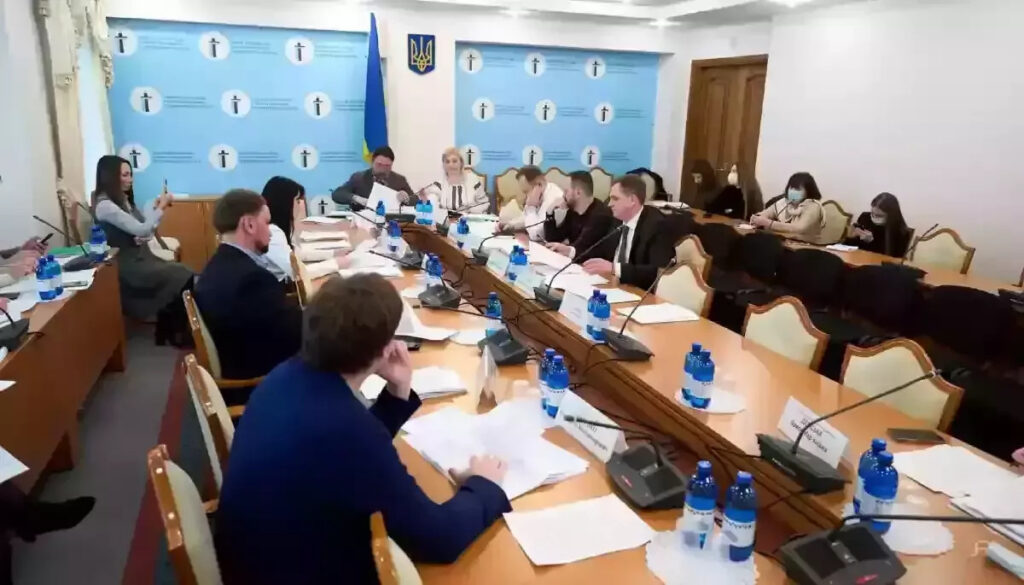 Комітет з гуманітарних питань та інформаційної політики запланував на 16-ту сесію розгляд сотень проєктів і два виїзні засідання.