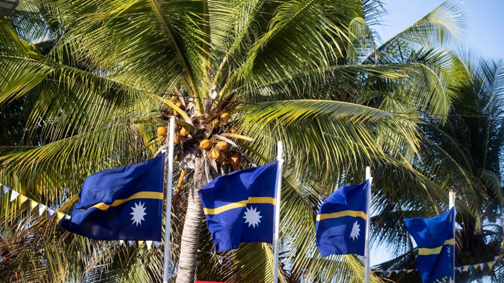 Nauru, невеликий острів у південній частині Тихого океану, тепер називається Науеро