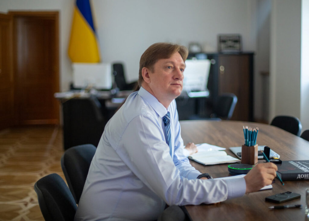 Росія знищила більше 1,1 мільйона шкільних книжок.