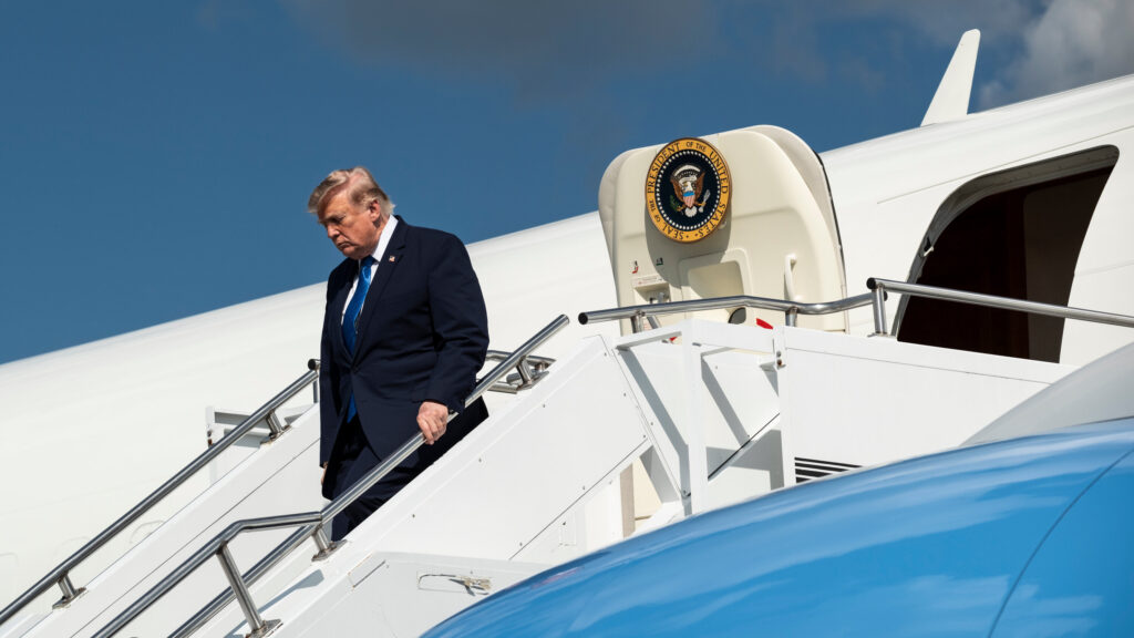 Трамп заявив, що скасовує удари по Ірану в очікуванні швидкої угоди