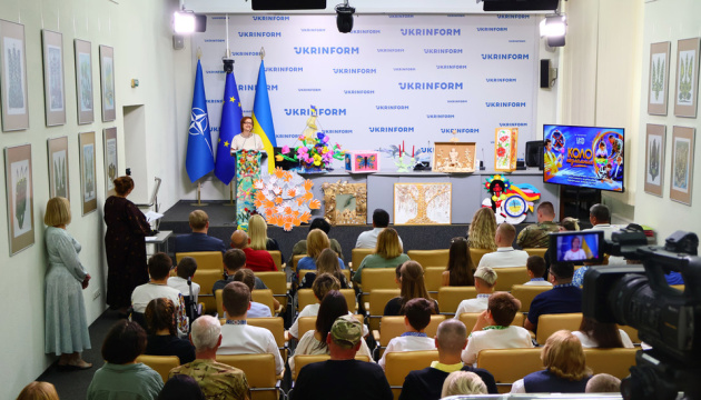 У Києві представили інклюзивний культурно-мистецький проєкт «Коло стійких»