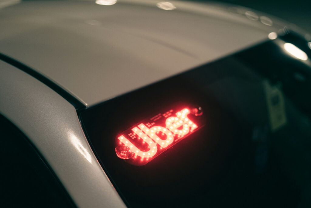 Uber надасть батькам можливість контролювати дітей через камери смартфонів водіїв