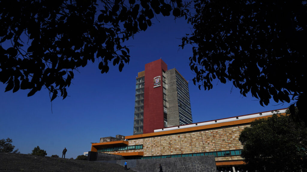 UNAM скасовує тисячі вступних іспитів через підозри у шахрайстві