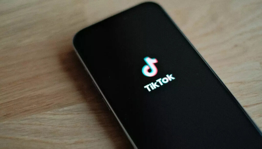 Уряд Трампа скасував обмеження на застосування TikTok на офіційних гаджетах