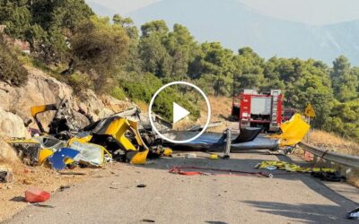 Відео: Під час аварії пожежних вертольотів у Греції загинули двоє людей