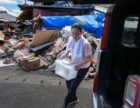 Відео: Японські рятувальники борються з спекою під час пошуків постраждалих від землетрусу