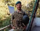 Воїн Маріуполя опублікує поетичну збірку, створену курячою кісткою під час ув’язнення на роботі.