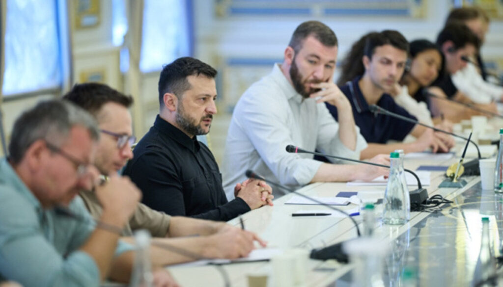 Зеленський про вибори, суперечку між Федоровим і Сирським та призначення нового посла в США: ключові теми розмови з журналістами