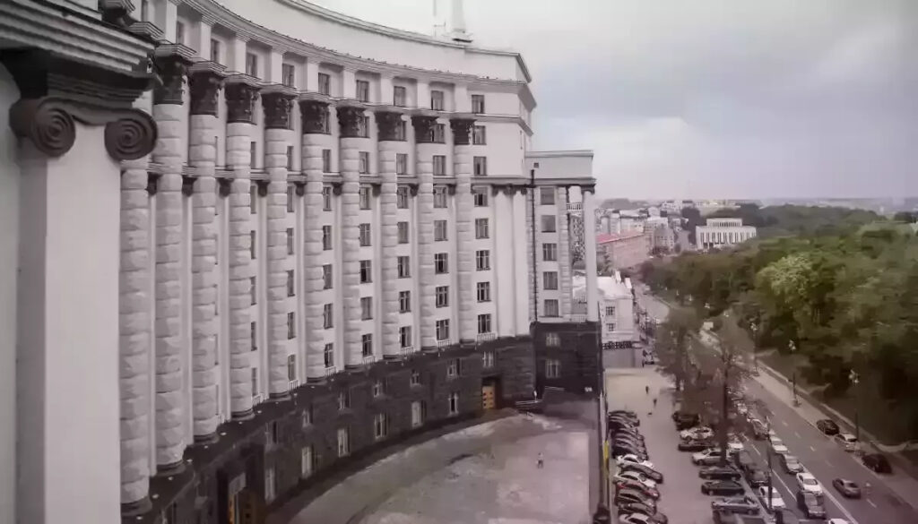 Дослідницькі установи рекомендують уряду переглянути стратегію відновлення бізнесу, постраждалого внаслідок війни.