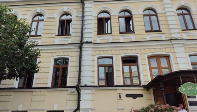Внаслідок ворожого нападу пошкоджено Будинок Консисторії на території Софійського монастиря.